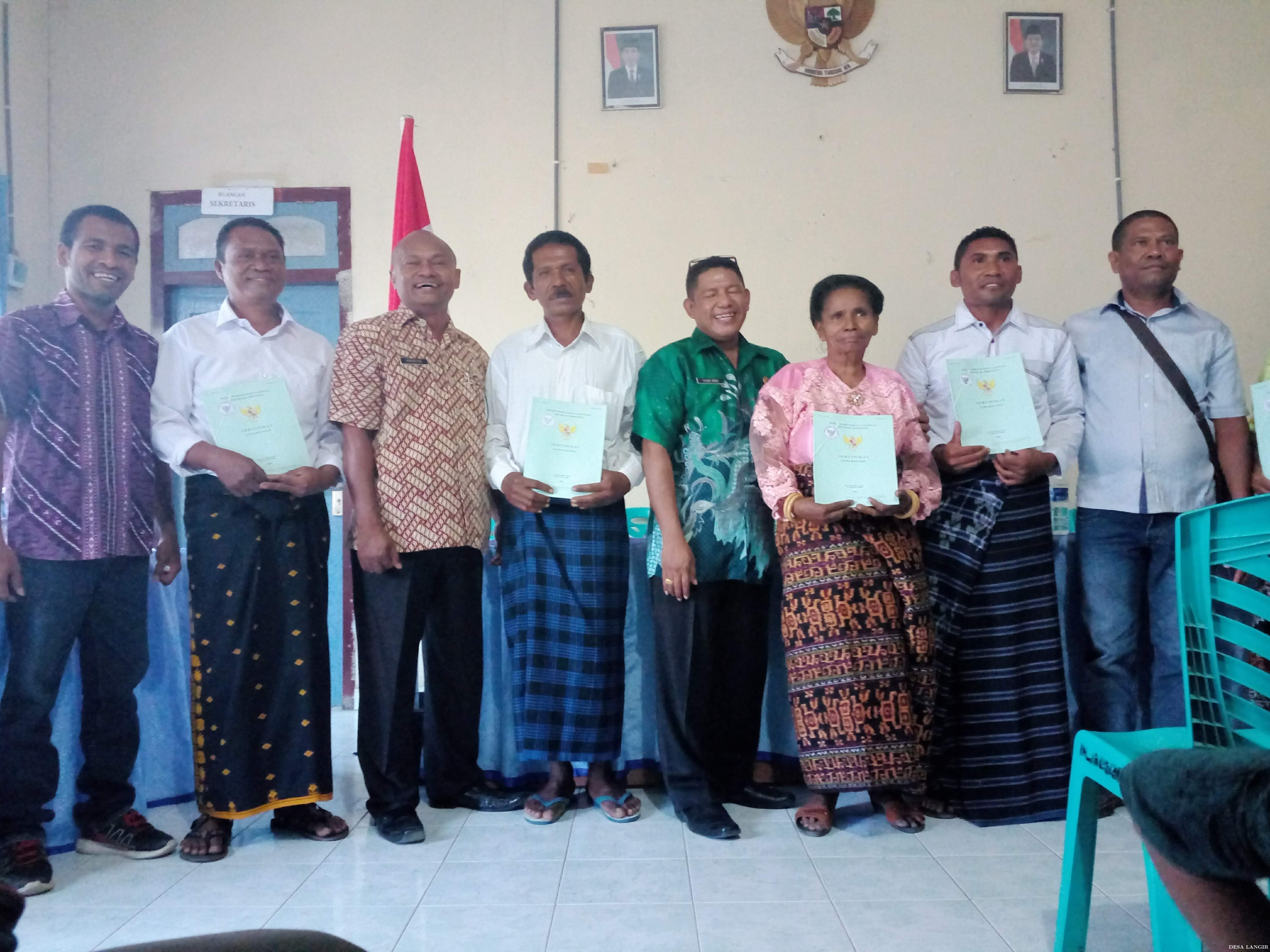 PENYERAHAN SERTIFIKAT PTSL